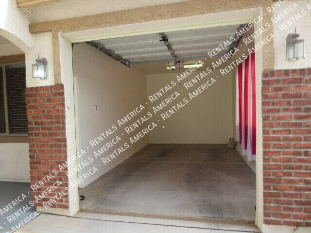Spacious 5 Bedroom Home in Trailside Point! property image