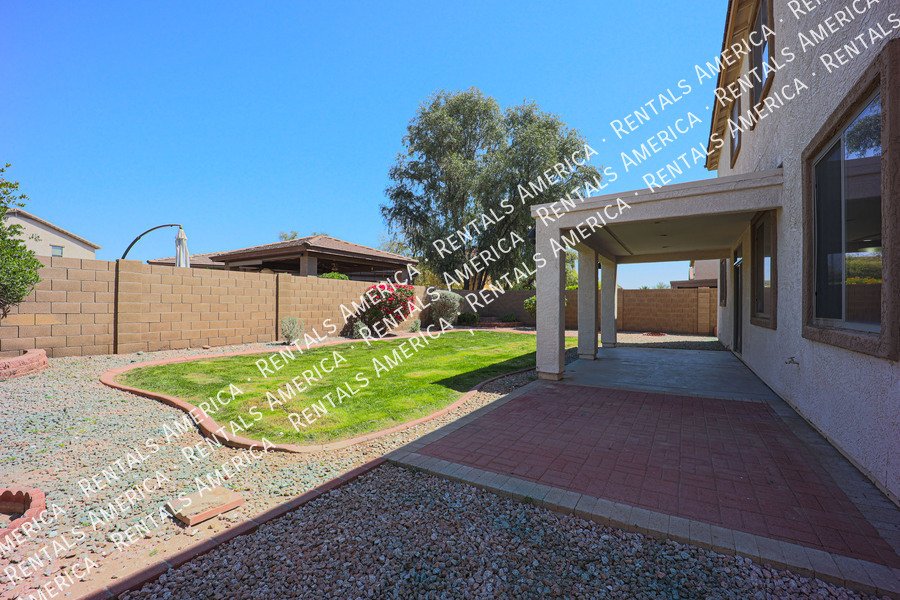 Spacious 5 Bedroom Home in Trailside Point! property image