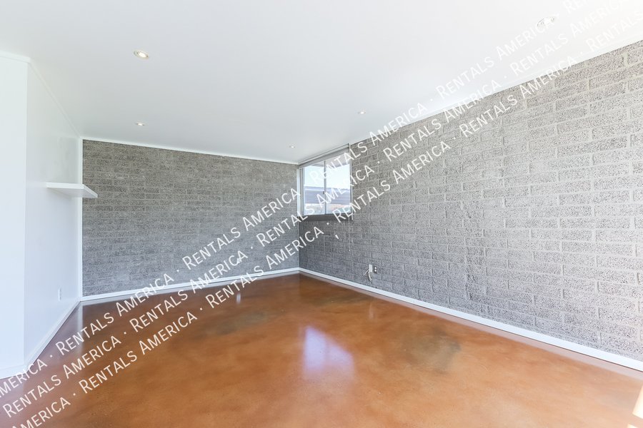 Contemporary 2 Bd / 1 Ba Condo in Arcadia Courtyards property image