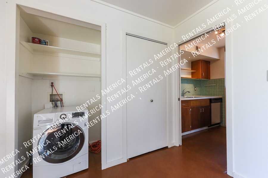 Contemporary 2 Bd / 1 Ba Condo in Arcadia Courtyards property image