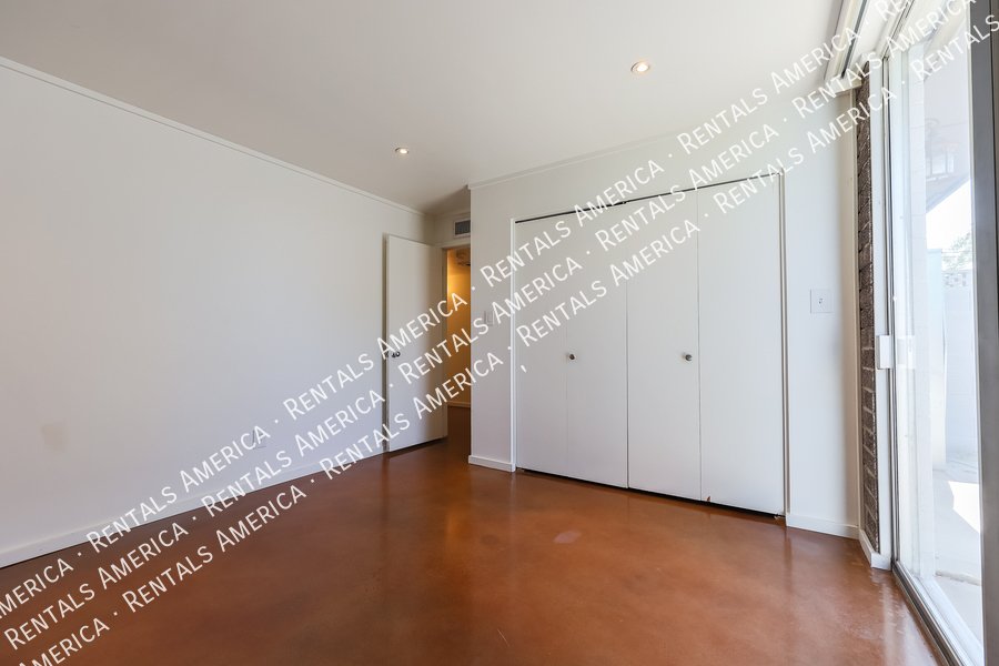 Contemporary 2 Bd / 1 Ba Condo in Arcadia Courtyards property image