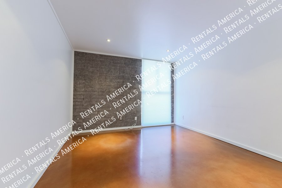 Contemporary 2 Bd / 1 Ba Condo in Arcadia Courtyards property image