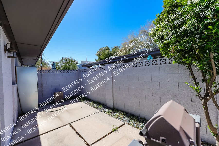 Contemporary 2 Bd / 1 Ba Condo in Arcadia Courtyards property image