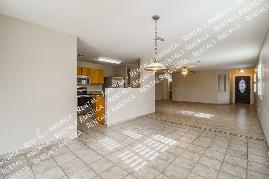 Lovely 3 Bed 2 Bath Home in Stoneridge w/ Comm Pool! property image
