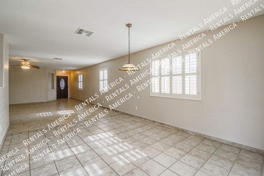 Lovely 3 Bed 2 Bath Home in Stoneridge w/ Comm Pool! property image
