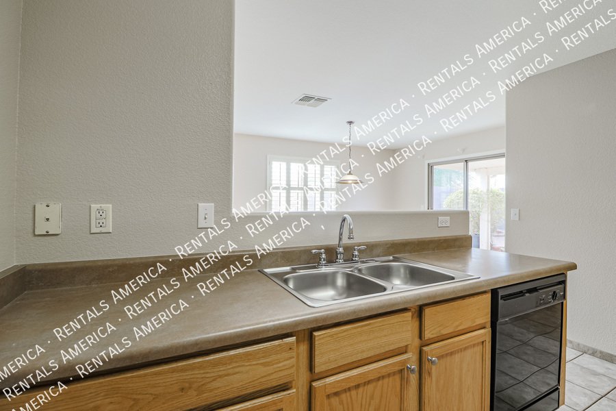 Lovely 3 Bed 2 Bath Home in Stoneridge w/ Comm Pool! property image