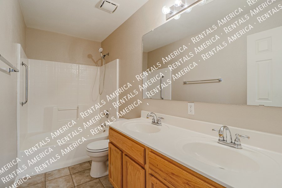 Lovely 3 Bed 2 Bath Home in Stoneridge w/ Comm Pool! property image