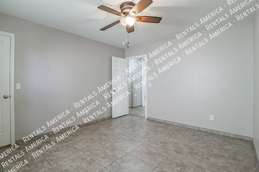 Lovely 3 Bed 2 Bath Home in Stoneridge w/ Comm Pool! property image