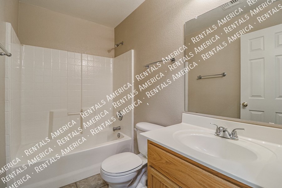 Lovely 3 Bed 2 Bath Home in Stoneridge w/ Comm Pool! property image