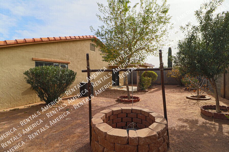 Lovely 3 Bed 2 Bath Home in Stoneridge w/ Comm Pool! property image