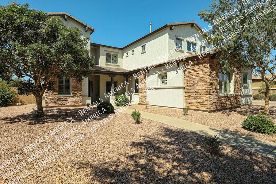 Spacious 5 Bedroom Home with Loft & 3 Car Garage property image