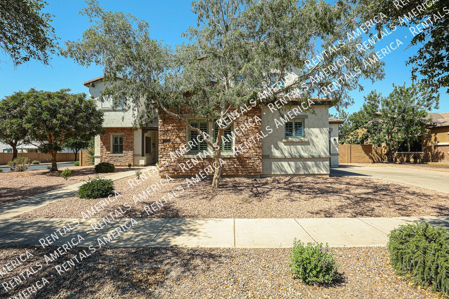 Spacious 5 Bedroom Home with Loft & 3 Car Garage property image