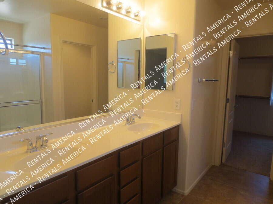 Lyon's Gate ~ 3/2 + Loft property image