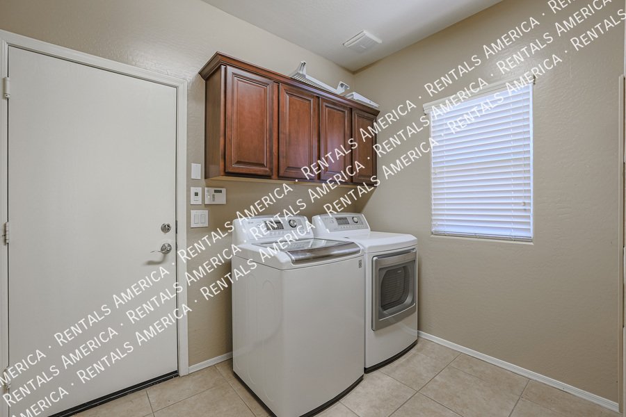 COMING SOON!  GORGEOUS 4/2 OPEN FLOOR PLAN in Gilbert property image