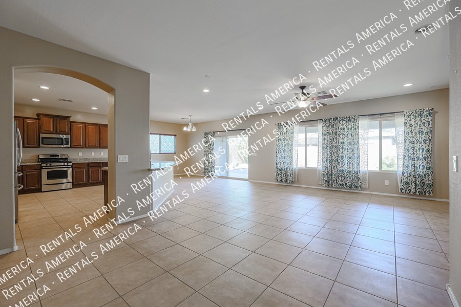 COMING SOON!  GORGEOUS 4/2 OPEN FLOOR PLAN in Gilbert property image
