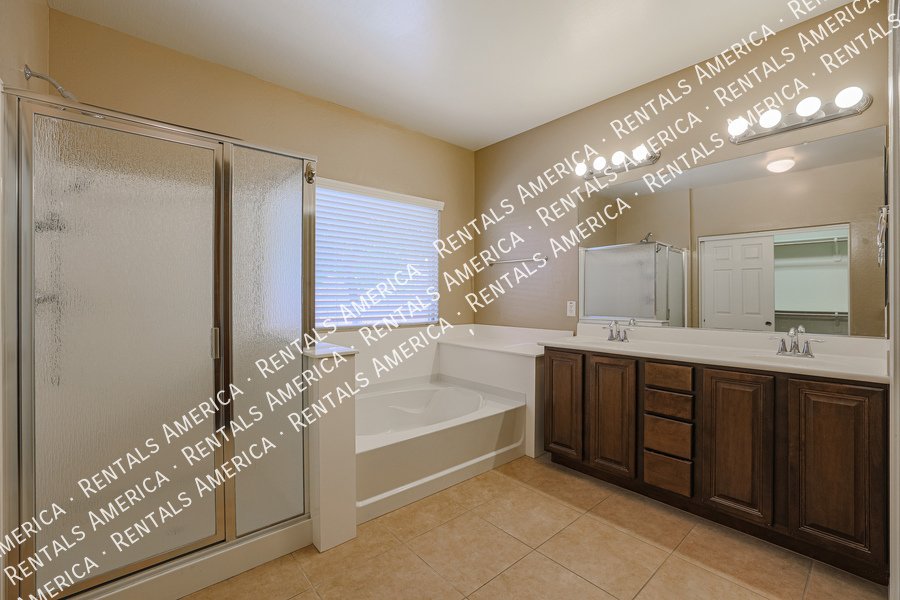COMING SOON!  GORGEOUS 4/2 OPEN FLOOR PLAN in Gilbert property image