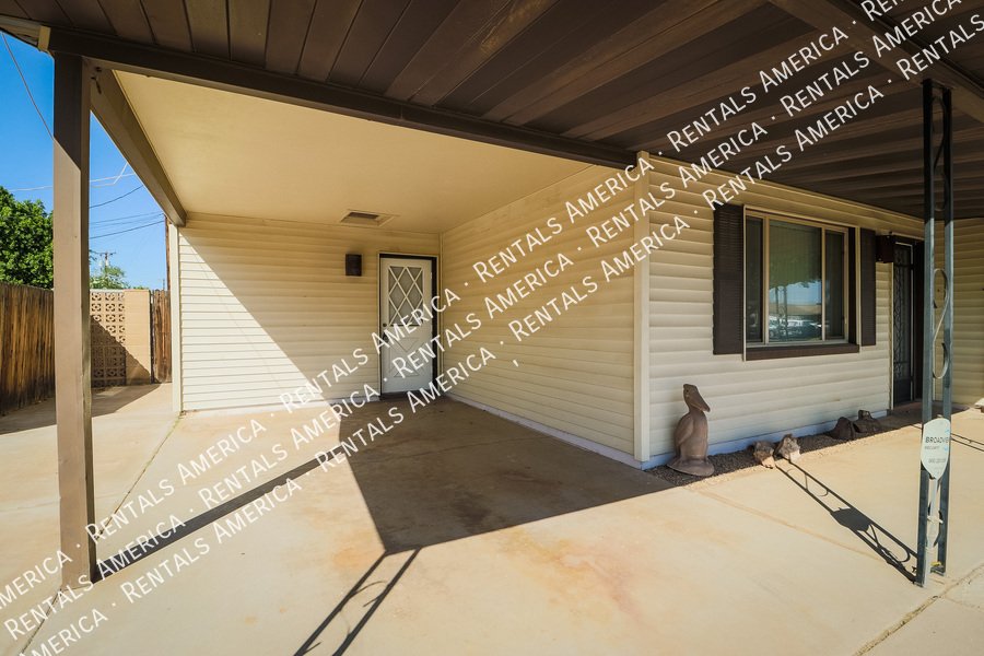 Location! Scottsdale! 3 Bedroom! Corner lot! One Month Free!! property image