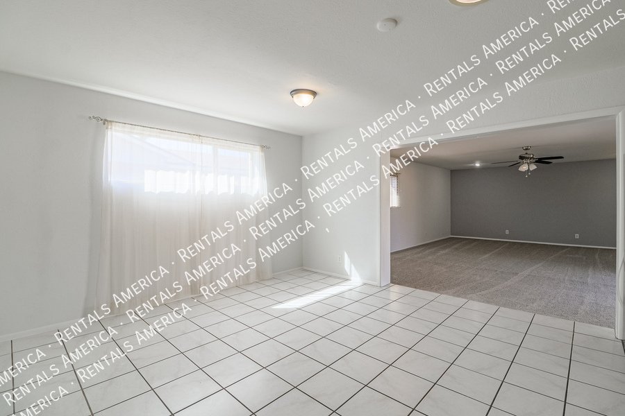 Location! Scottsdale! 3 Bedroom! Corner lot! One Month Free!! property image