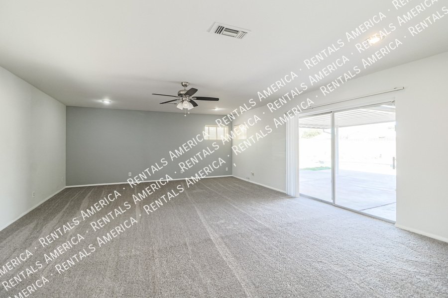 Location! Scottsdale! 3 Bedroom! Corner lot! One Month Free!! property image
