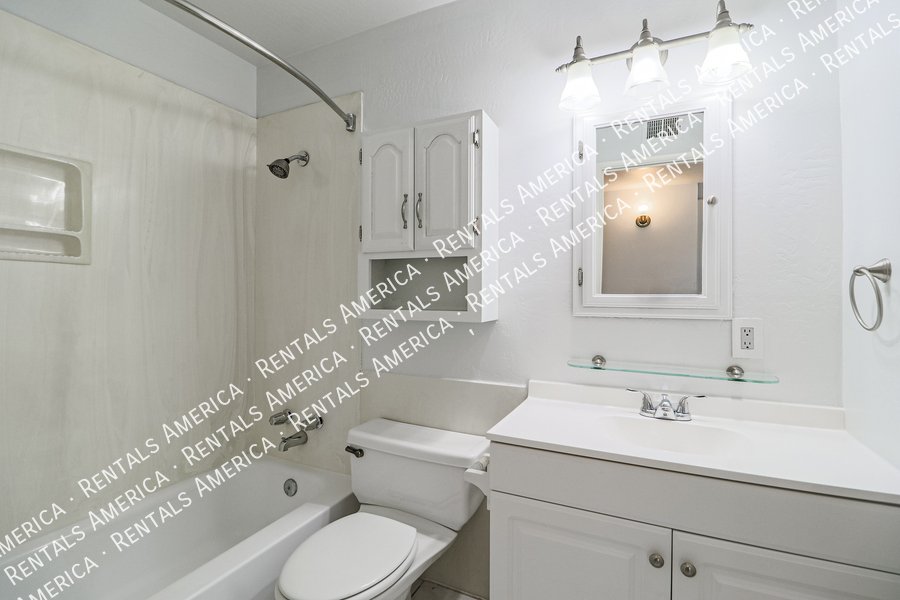 Location! Scottsdale! 3 Bedroom! Corner lot! One Month Free!! property image