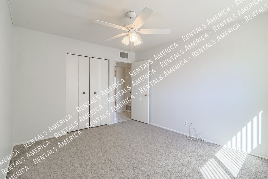 Location! Scottsdale! 3 Bedroom! Corner lot! One Month Free!! property image
