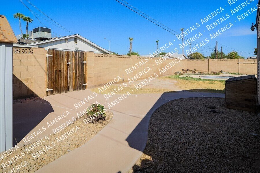 Location! Scottsdale! 3 Bedroom! Corner lot! One Month Free!! property image
