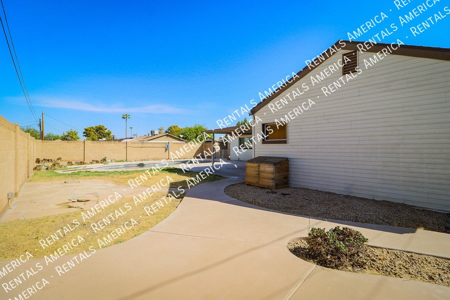 Location! Scottsdale! 3 Bedroom! Corner lot! One Month Free!! property image