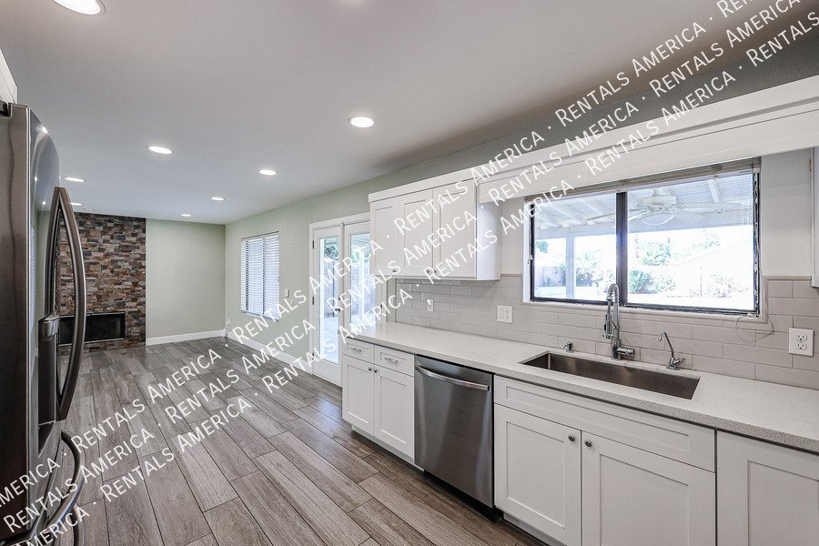 UPDATED 4 BEDROOM IN MOUNTAINGATE property image