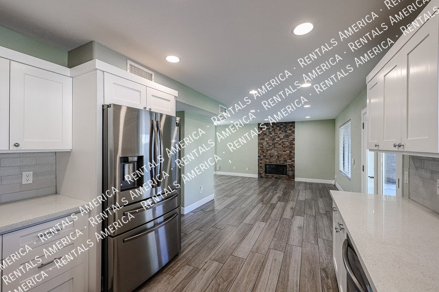UPDATED 4 BEDROOM IN MOUNTAINGATE property image