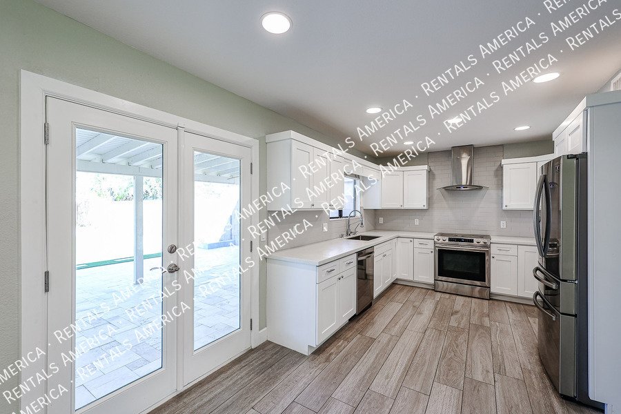 UPDATED 4 BEDROOM IN MOUNTAINGATE property image