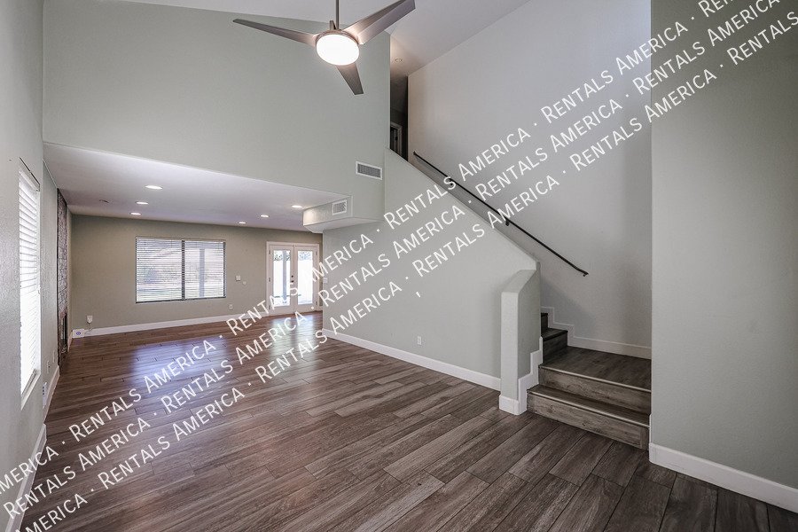 UPDATED 4 BEDROOM IN MOUNTAINGATE property image