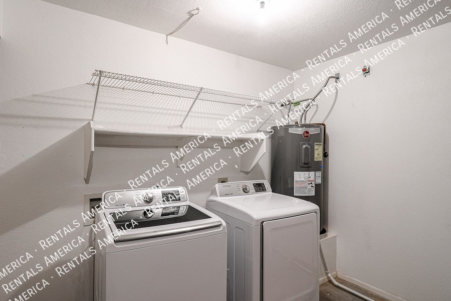UPDATED 4 BEDROOM IN MOUNTAINGATE property image
