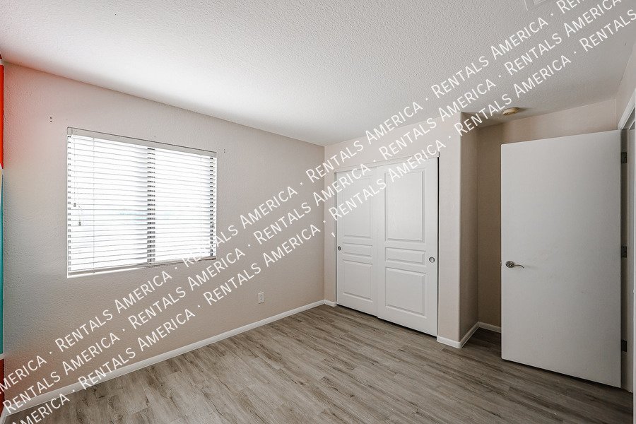 UPDATED 4 BEDROOM IN MOUNTAINGATE property image