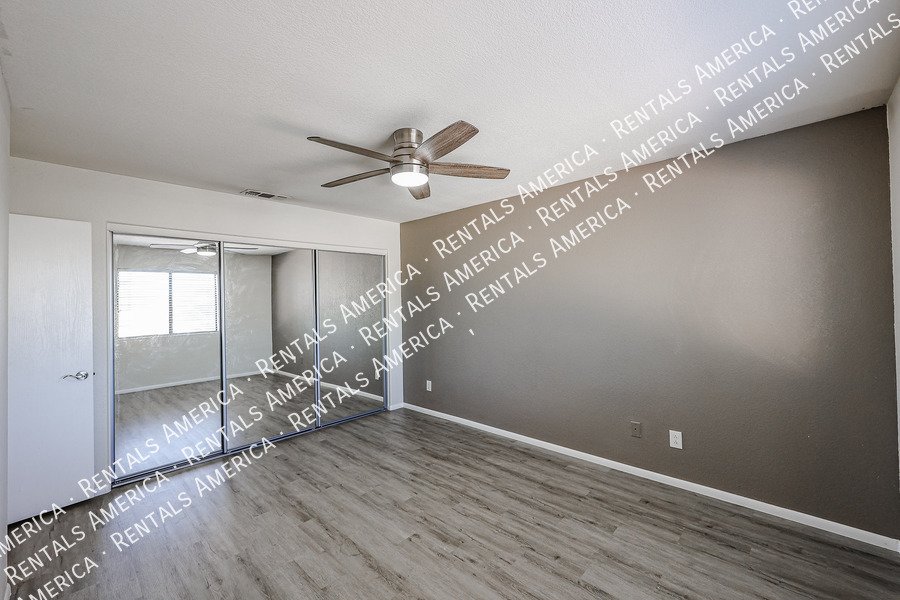 UPDATED 4 BEDROOM IN MOUNTAINGATE property image