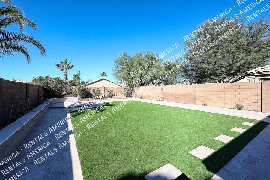 UPDATED 4 BEDROOM IN MOUNTAINGATE property image