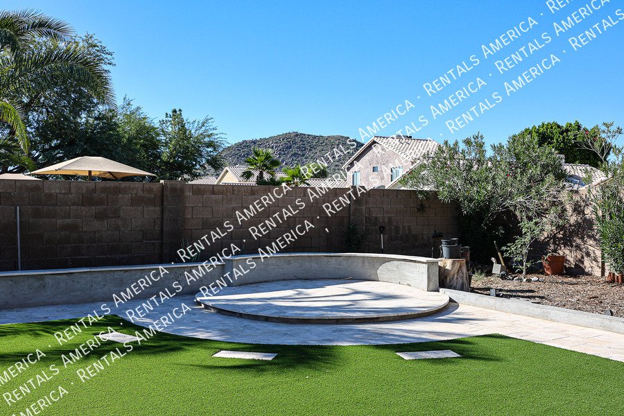 UPDATED 4 BEDROOM IN MOUNTAINGATE property image