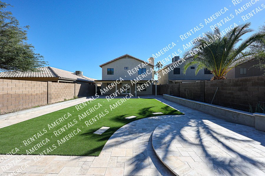 UPDATED 4 BEDROOM IN MOUNTAINGATE property image