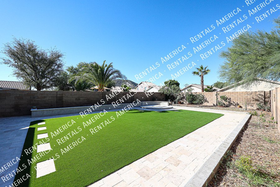 UPDATED 4 BEDROOM IN MOUNTAINGATE property image