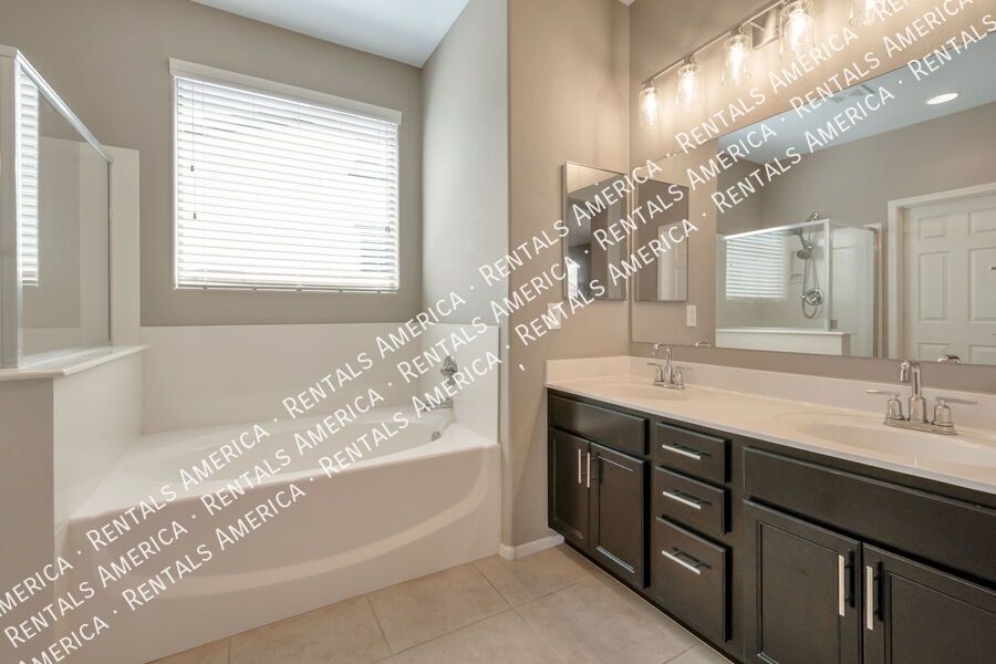 Charming 4 Bedroom Home in Desirable Queen Creek Location property image
