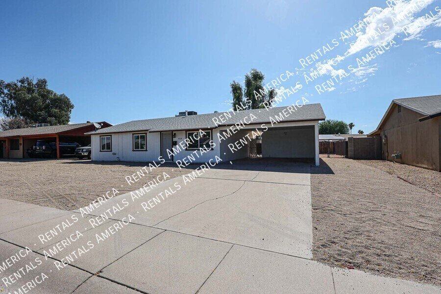 Great 3 bedroom home w/ large backyard property image