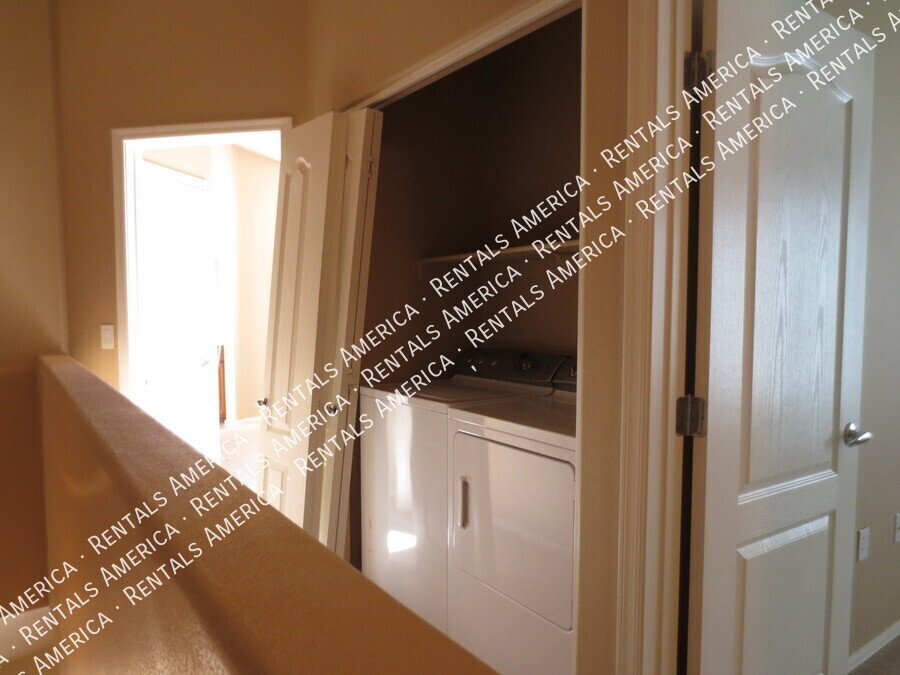 Great Condo in Gated Community ~ Close to Pool property image