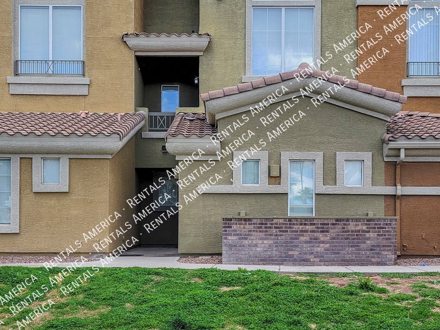 Beautiful 3 Bedroom 3.5 Bathroom Townhouse in Kensington Place!!! property image