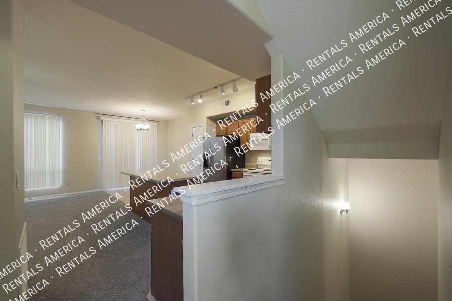 Beautiful 3 Bedroom 3.5 Bathroom Townhouse in Kensington Place!!! property image