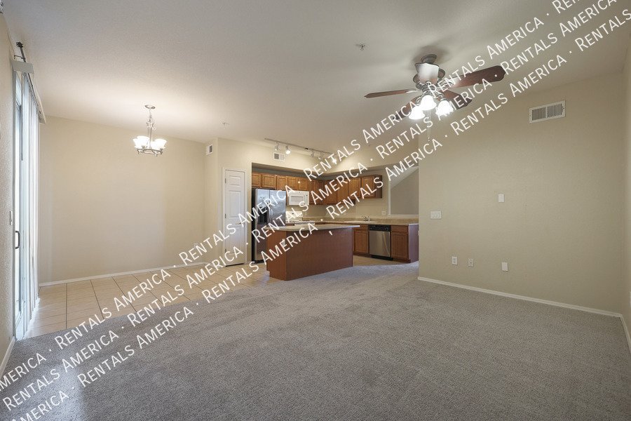 Beautiful 3 Bedroom 3.5 Bathroom Townhouse in Kensington Place!!! property image