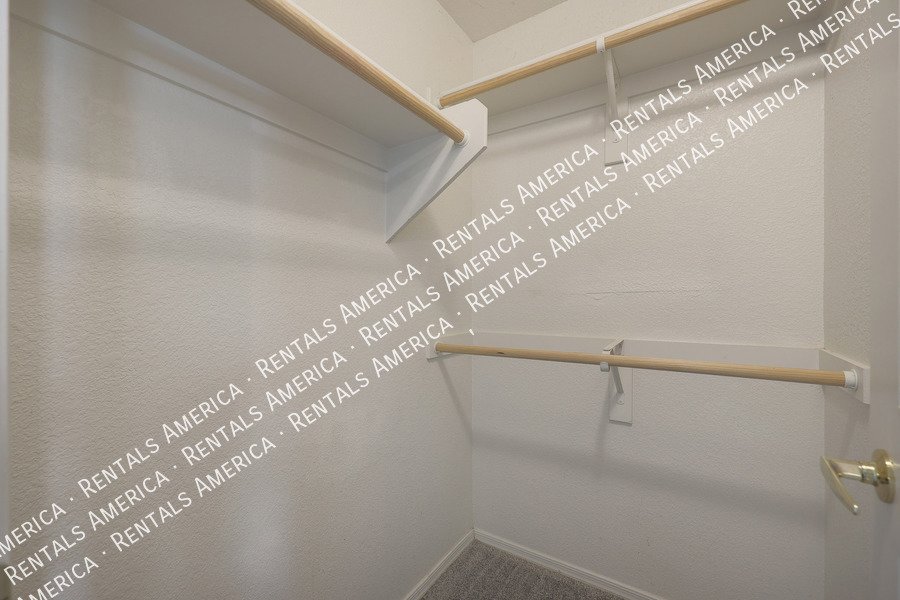Beautiful 3 Bedroom 3.5 Bathroom Townhouse in Kensington Place!!! property image