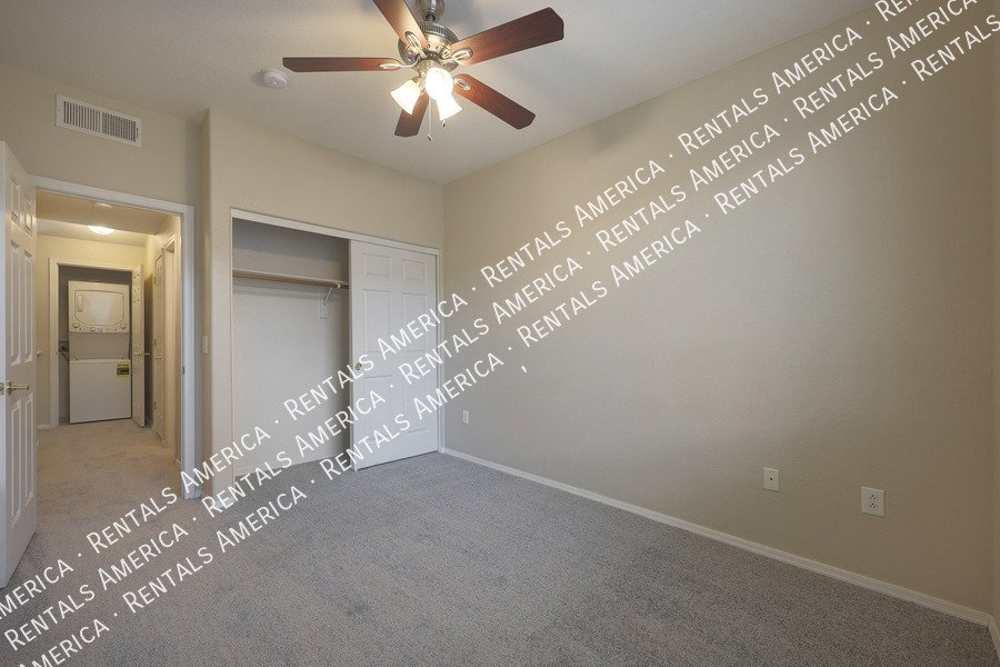 Beautiful 3 Bedroom 3.5 Bathroom Townhouse in Kensington Place!!! property image