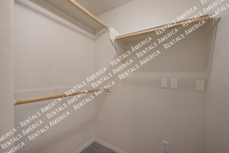 Beautiful 3 Bedroom 3.5 Bathroom Townhouse in Kensington Place!!! property image
