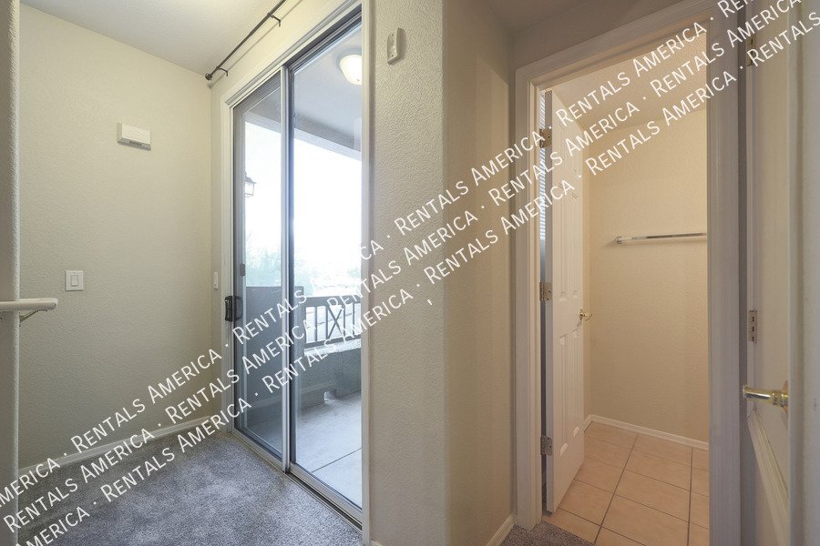 Beautiful 3 Bedroom 3.5 Bathroom Townhouse in Kensington Place!!! property image