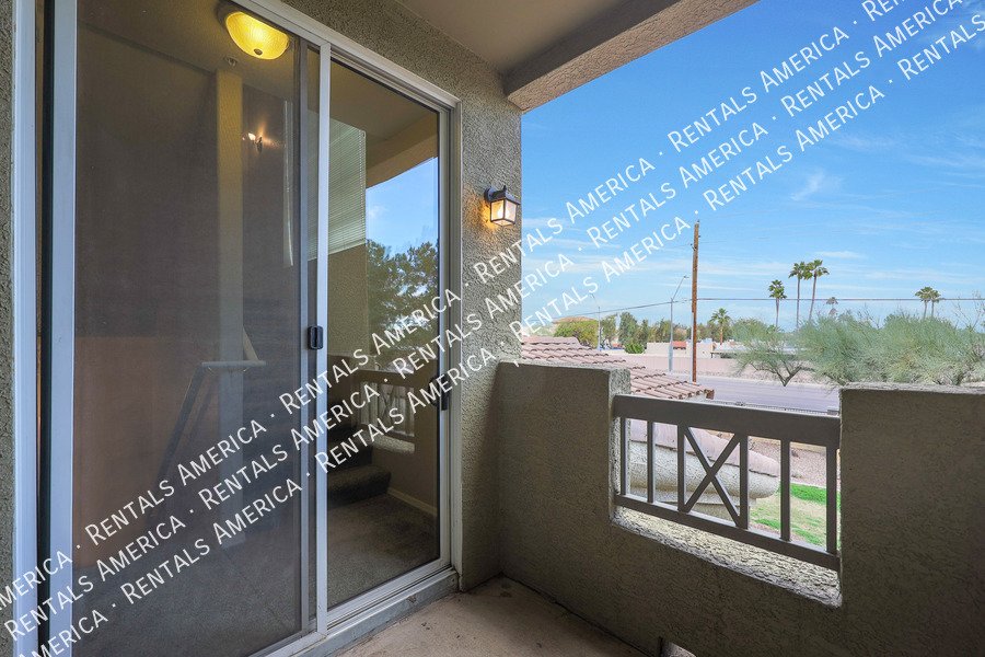Beautiful 3 Bedroom 3.5 Bathroom Townhouse in Kensington Place!!! property image