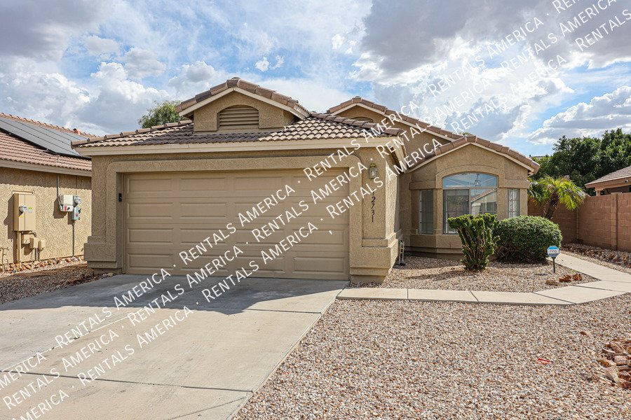 Charming 3-bedroom 2 bath in El Mirage property image